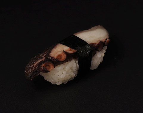 NIGIRI Z OŚMIORNICĄ