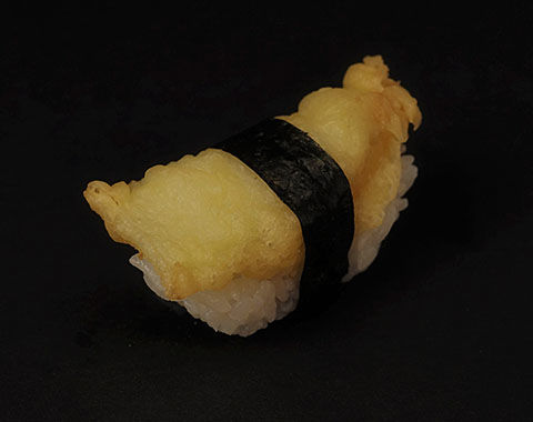 NIGIRI Z KALMAREM W TEMPURZE